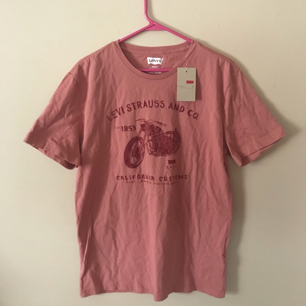 **SOLD Levi’s T-shirt